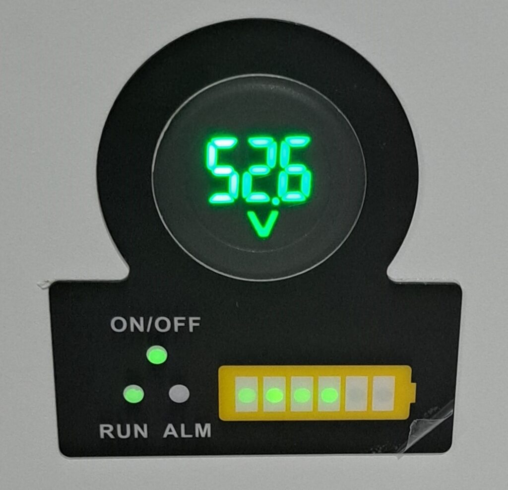 Màn hình Led hiển thị điện áp và vạch led hiển thị dung lượng Màn hình Led hiển thị điện áp và vạch led hiển thị dung lượng