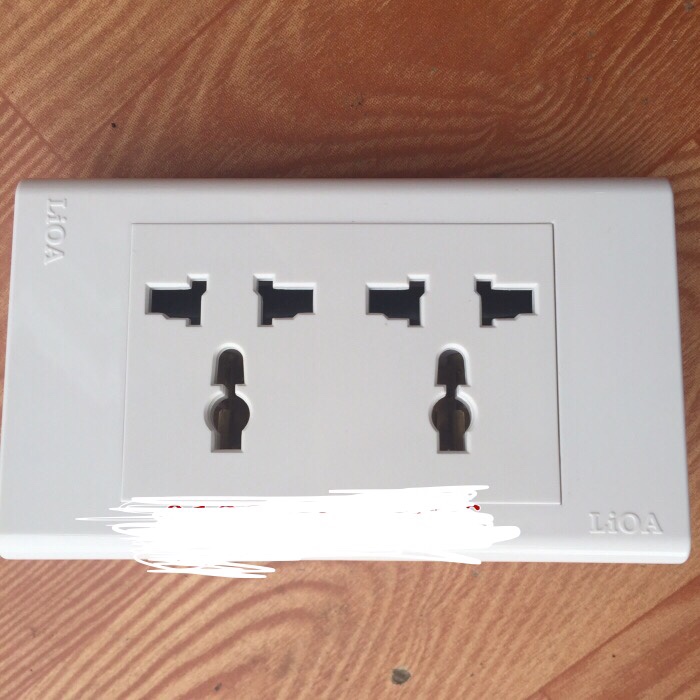 Ổ cắm âm tường LiOA